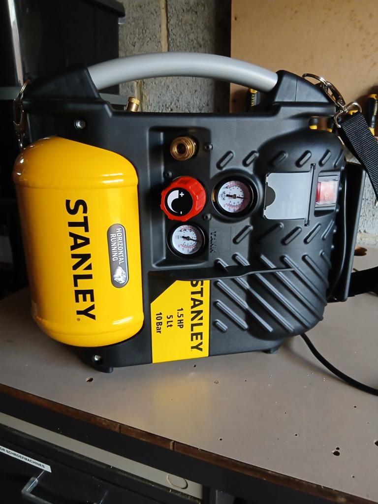 Stanley compressor, Doe-het-zelf en Bouw, Compressors, Ophalen, 6 tot 10 bar, Nieuw, Minder dan 200 liter/min