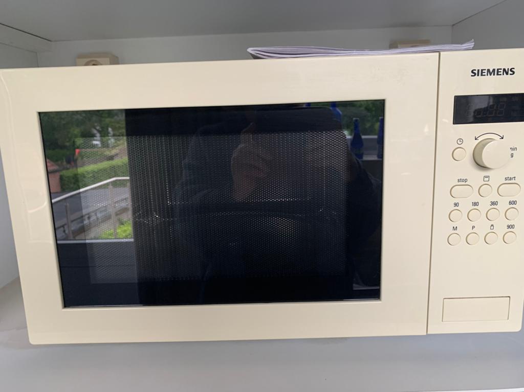 Microgolf Siemens met grill 900 watt, Ophalen, Zo goed als nieuw