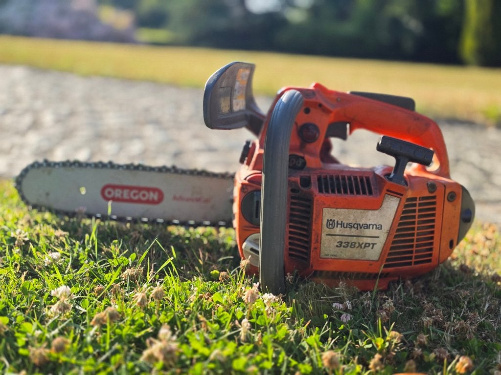 Husqvarna 338XPT - Tronçonneuse d'élagage, Bricolage & Construction, Outillage | Scies mécaniques, Utilisé, Tronçonneuse, Enlèvement