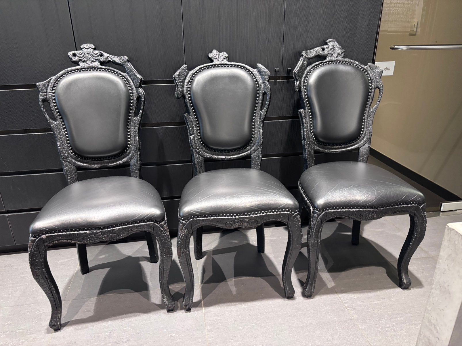 3 chaises de salle à manger Moooi Smoke de Maarten Baas, Maison & Meubles, Chaises, Neo-barok, Trois, Comme neuf, Enlèvement
