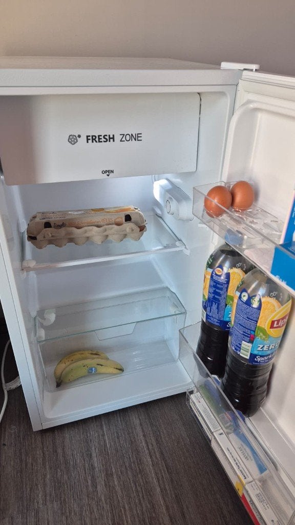DOMO Frigo de table E (DO91911), 75 tot 100 liter, Zo goed als nieuw, 45 tot 60 cm, Met vriesvak