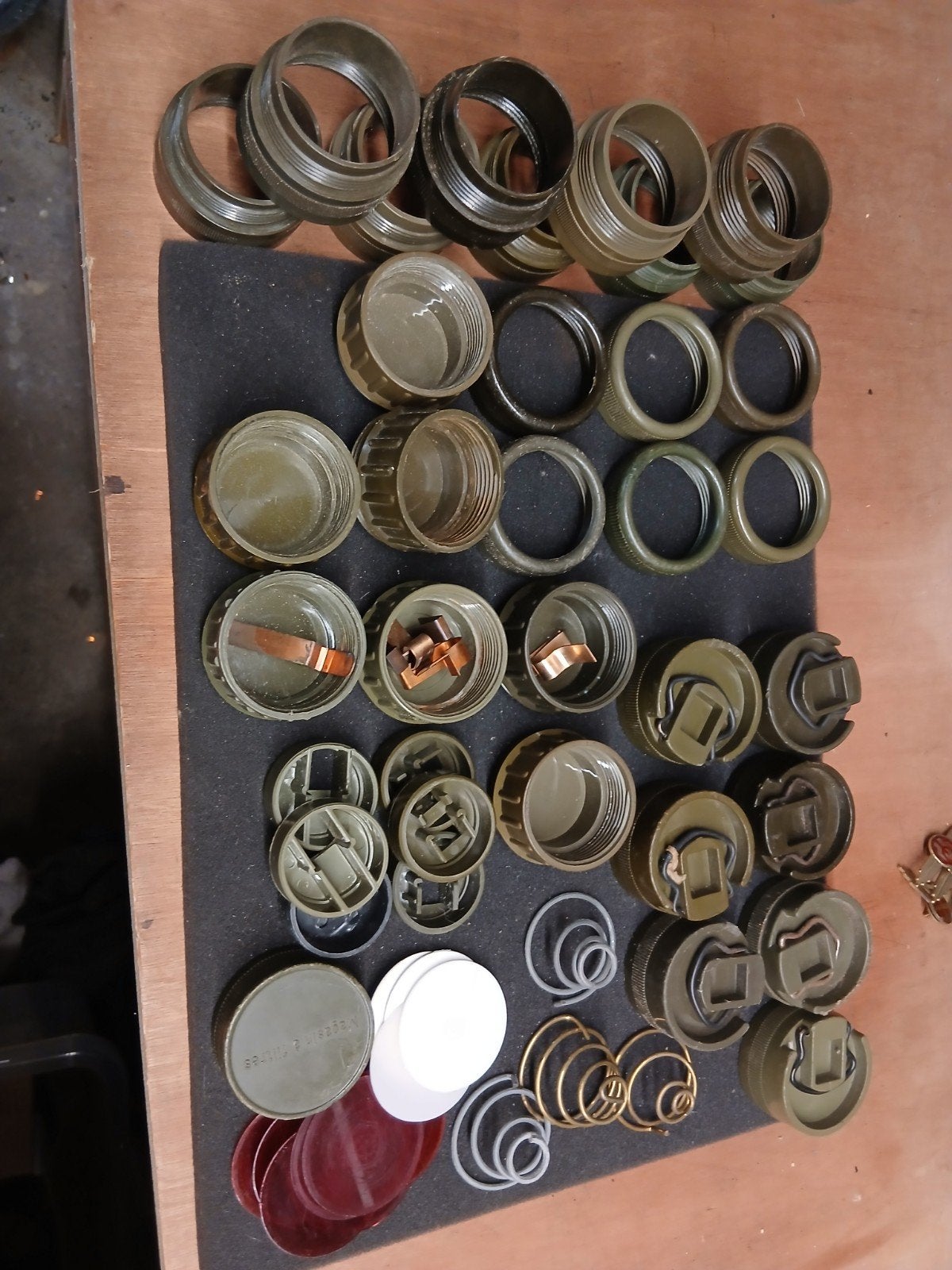 Pièces pour lampes Abl type Us., Collections, Objets militaires | Général, Enlèvement ou Envoi