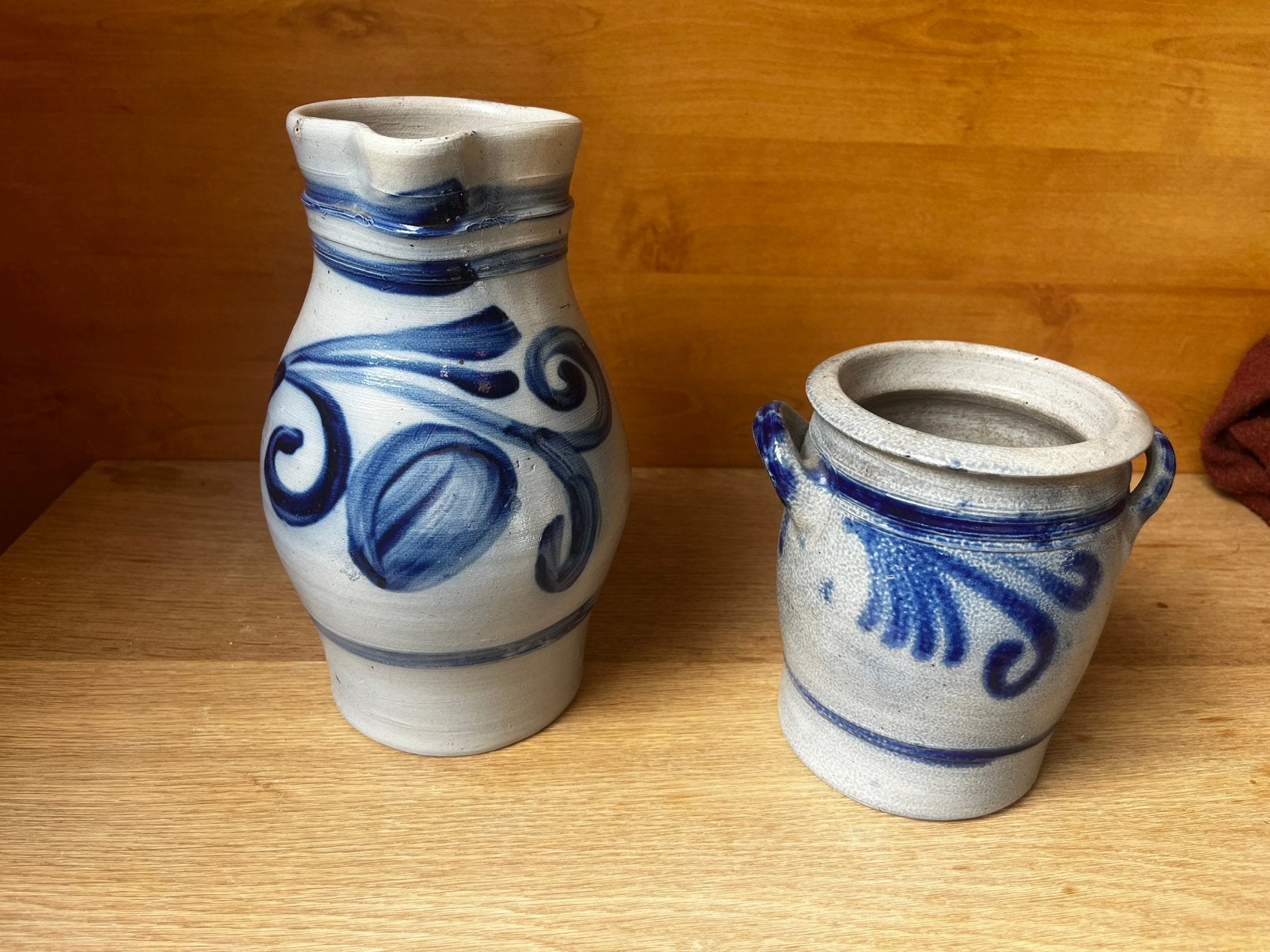 Cruche et pot en poterie, Enlèvement