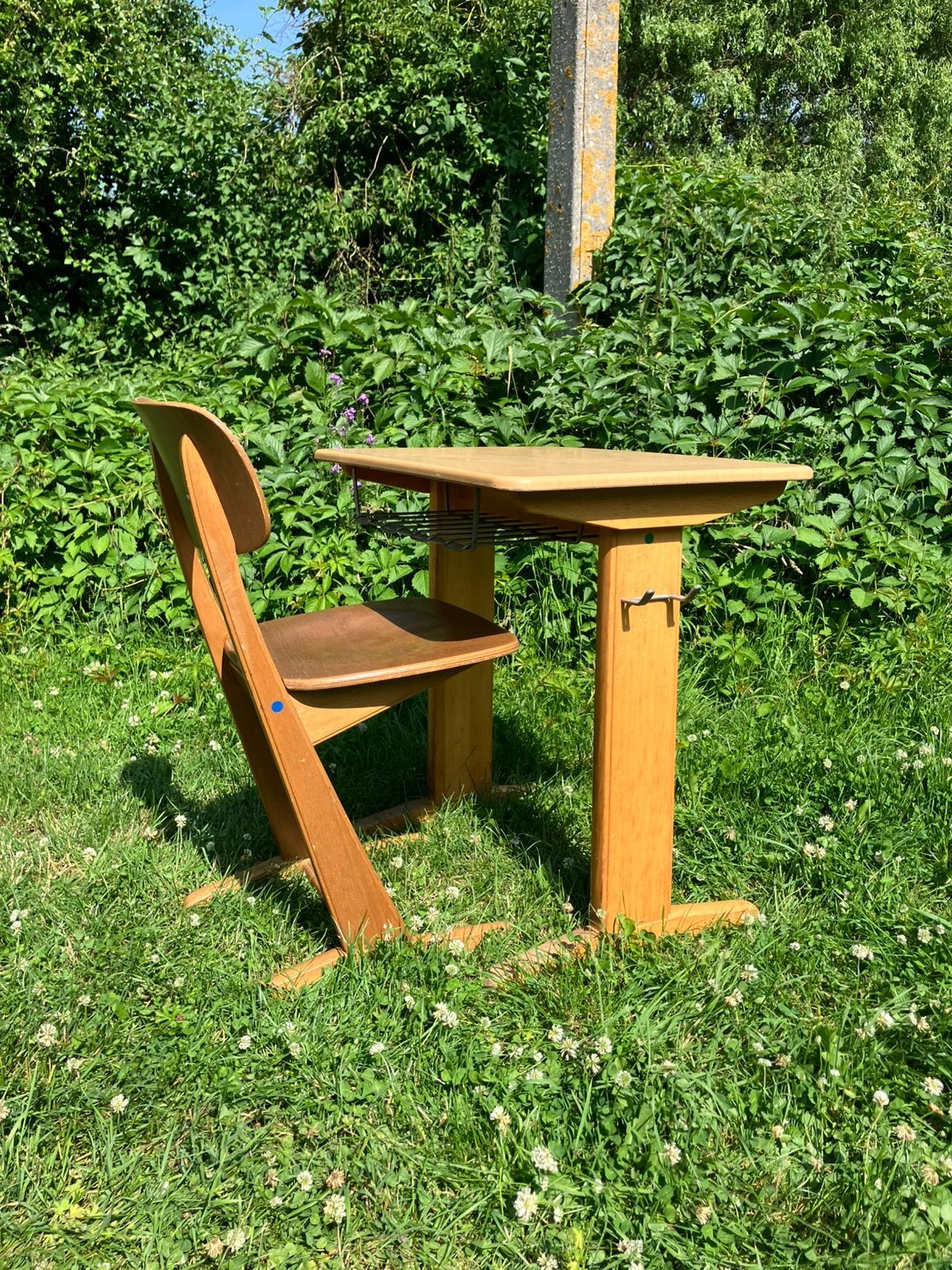 Casala - Karl Nothelfer - Stoel en lessenaar, Ophalen
