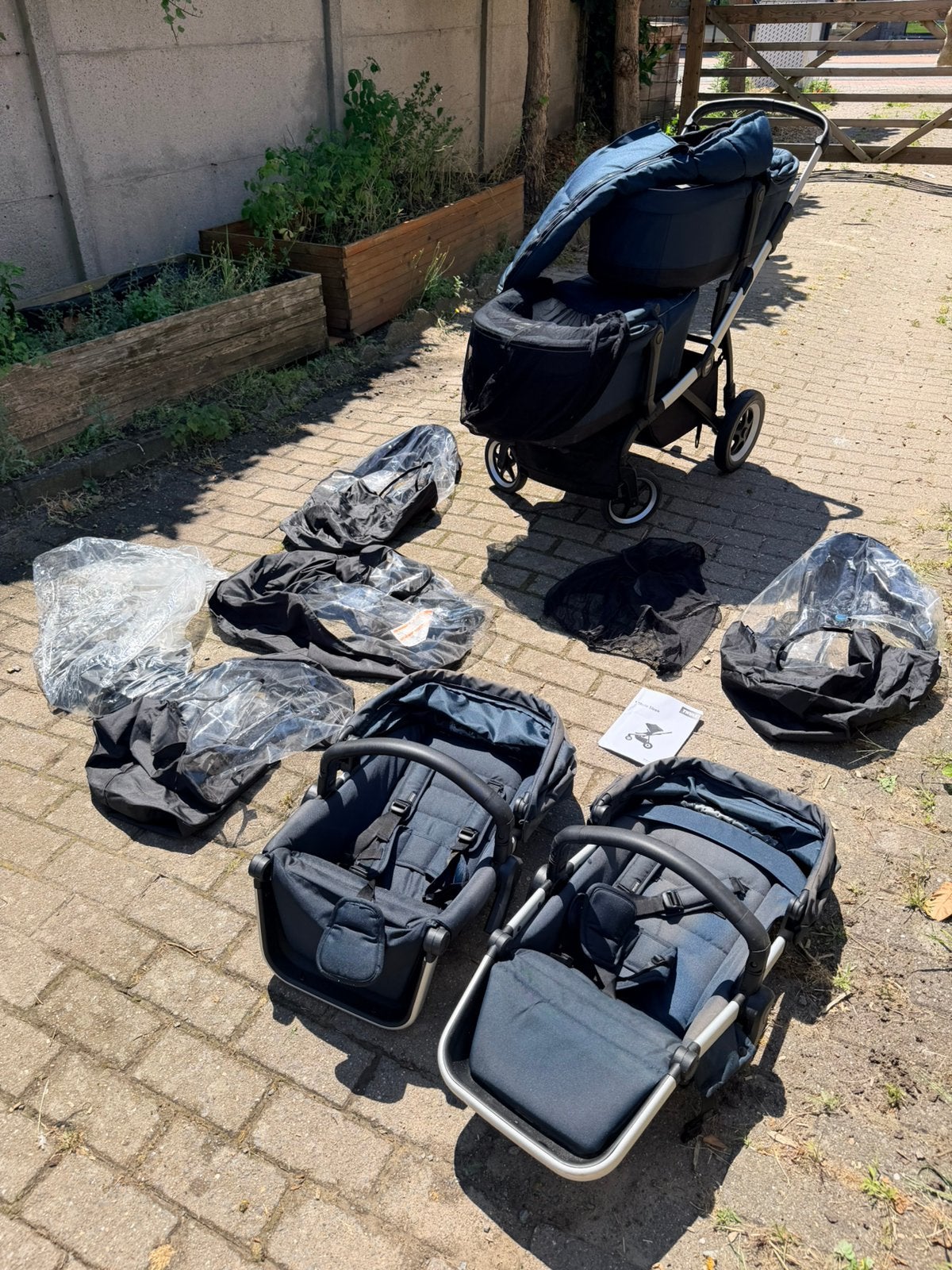 Thule Sleek Duo Complete set voor tweeling of jonge kinderen, Kinderen en Baby's, Kinderwagens en Combinaties, Zo goed als nieuw