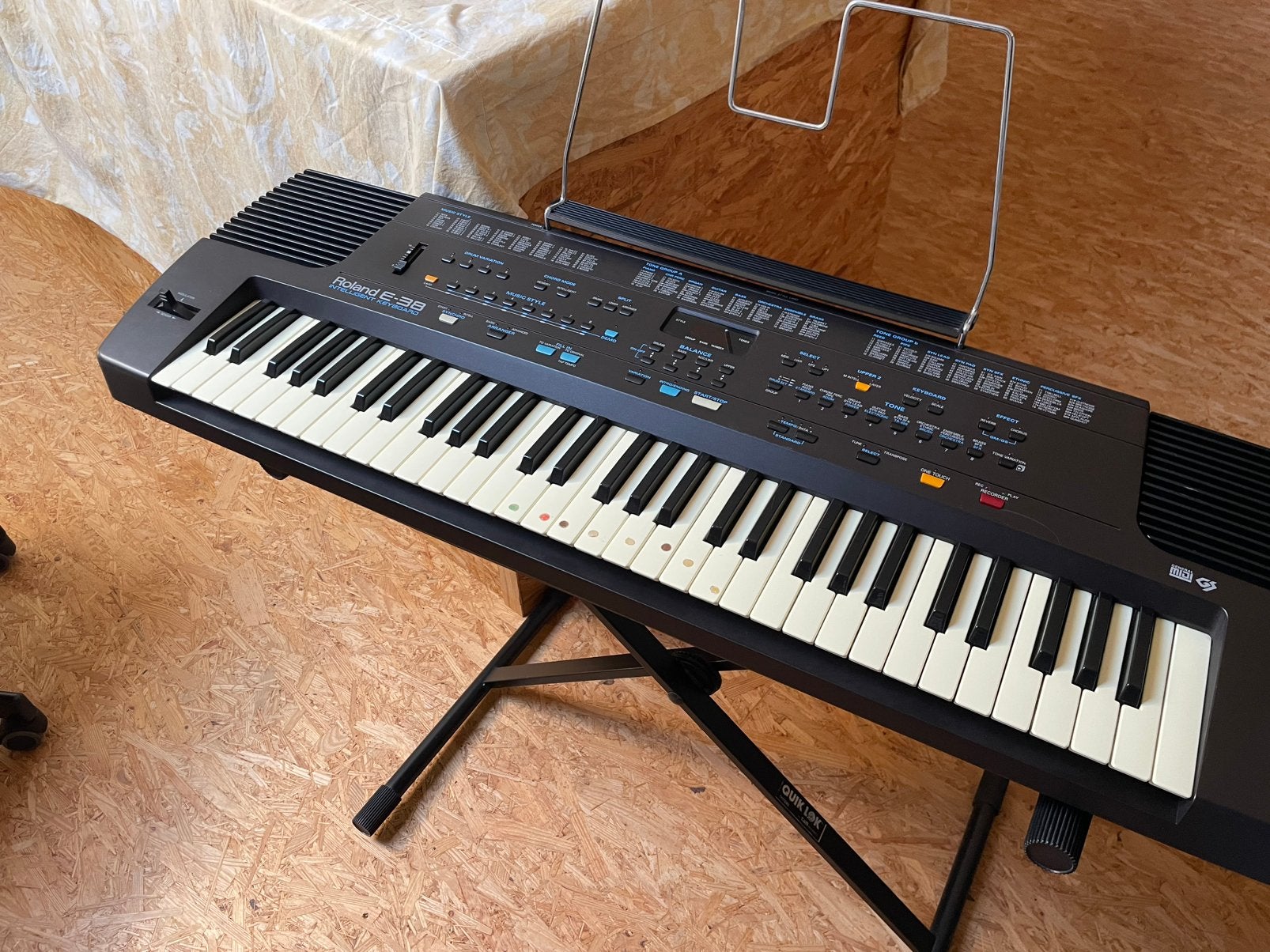 Roland E38 intelligent keyboard, Ophalen, Roland, Aanslaggevoelig, 61 toetsen