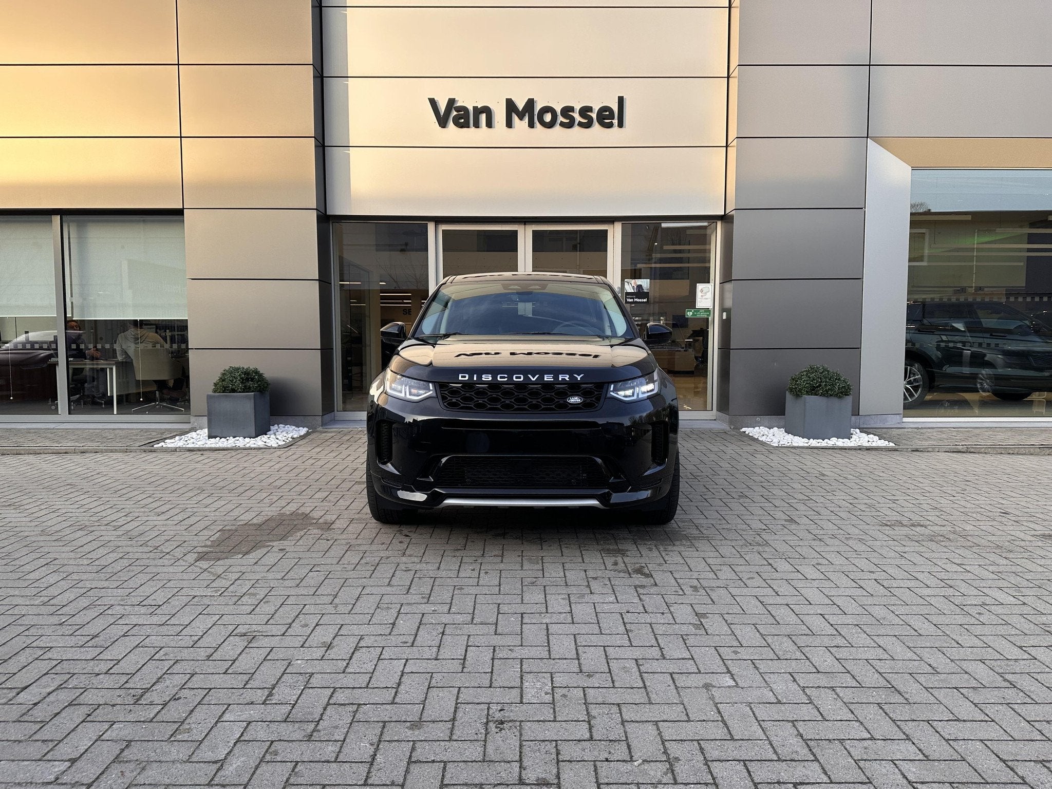 Land Rover Discovery Sport P270e S AWD Auto. 25.5MY, Auto's, Automaat, 269 pk, 15 kWh, Zwart
