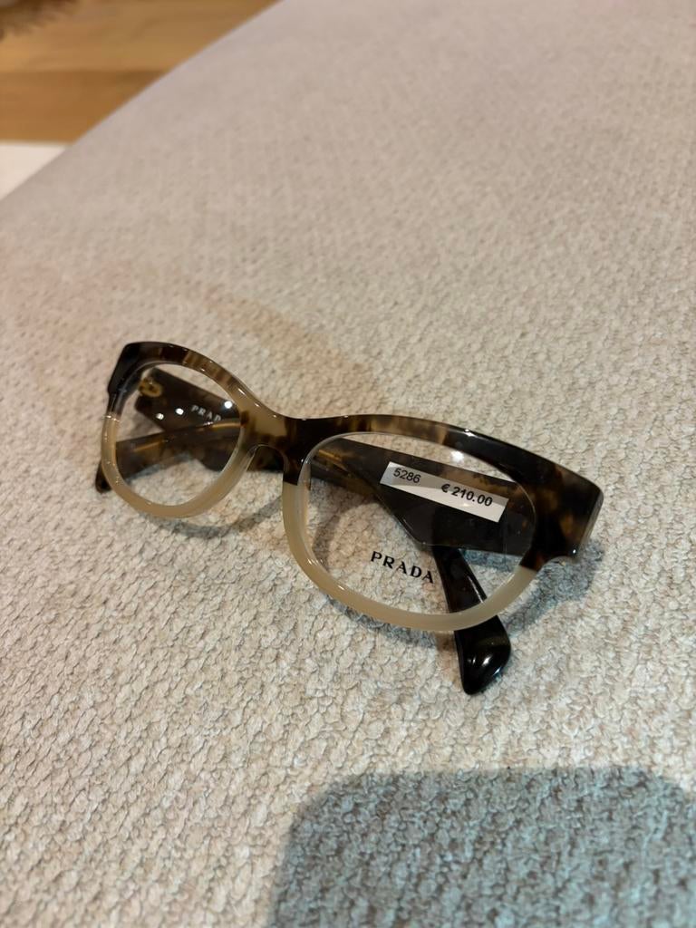 Prada VPR 13Q, Bijoux, Sacs & Beauté, Lunettes de Soleil & Lunettes | Femmes, Neuf, Lunettes, Prada, Brun, Enlèvement
