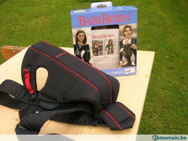 Porte-bébé Bjorn sport noir, liséré rouge - NEUF, Buik of Rug, Ophalen of Verzenden, Zo goed als nieuw, Baby Björn