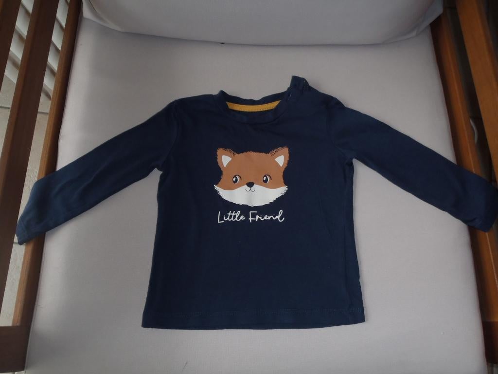t-shirt longues manches taille 74, Enlèvement ou Envoi, Comme neuf, Garçon, Pull ou Veste