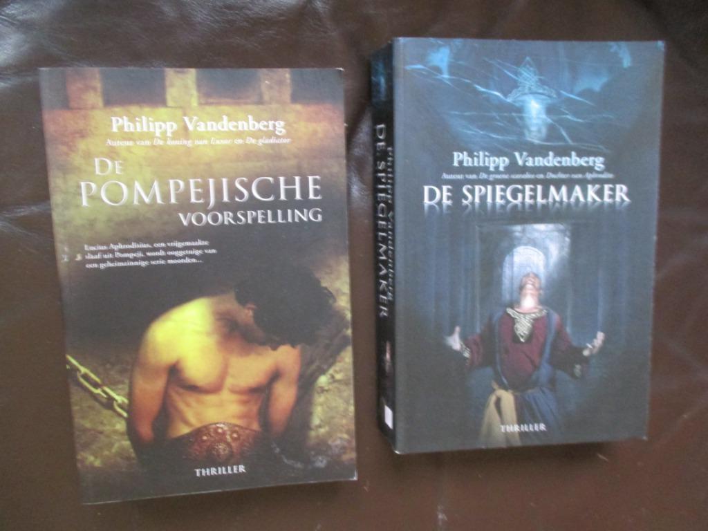 2 historische thrillers van Philipp Vandenberg, Ophalen of Verzenden, Zo goed als nieuw