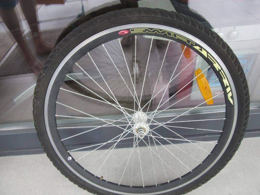fiets wiel en buitenband 20 euro maat 26, Ophalen, Zo goed als nieuw