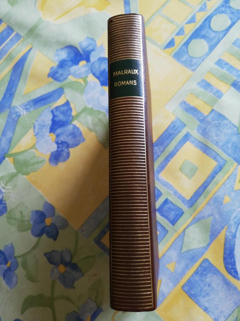 Malraux. Romans. Pléiade., Enlèvement ou Envoi, Comme neuf
