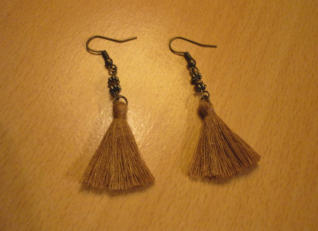 Bronskleurige bruine tassel slinger oorbellen bruin steentje, Handtassen en Accessoires, Oorbellen, Ophalen of Verzenden, Bruin