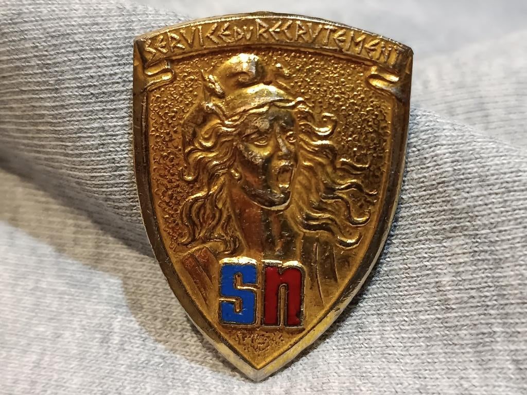 France - Insigne du Bureau du Service National, Collections, Enlèvement ou Envoi, Autres, Emblème ou Badge