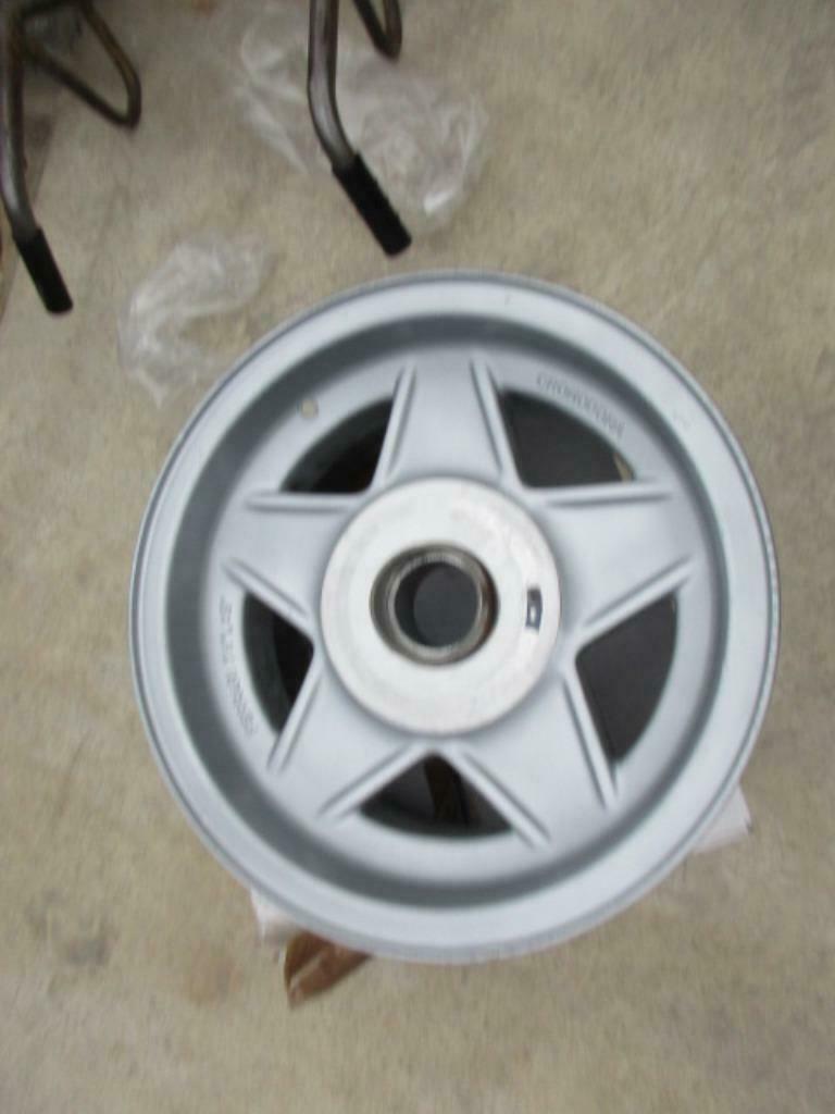 Roue pour Ferrari Daytona et 512 BB, Enlèvement, Ferrari