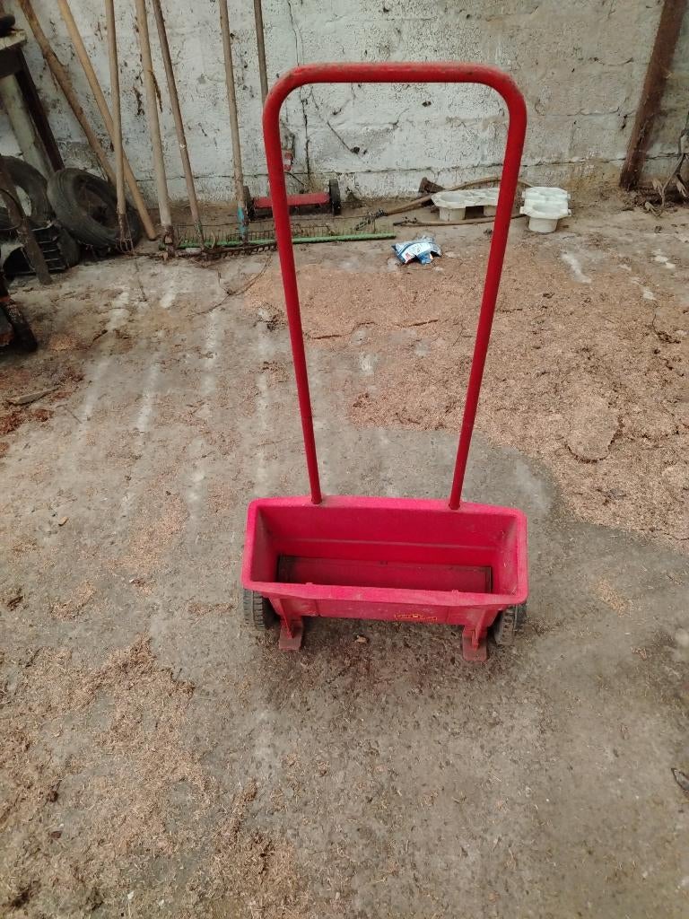 Meststofstrooier, Tuin en Terras, Ophalen, Gebruikt, Wolf Garten