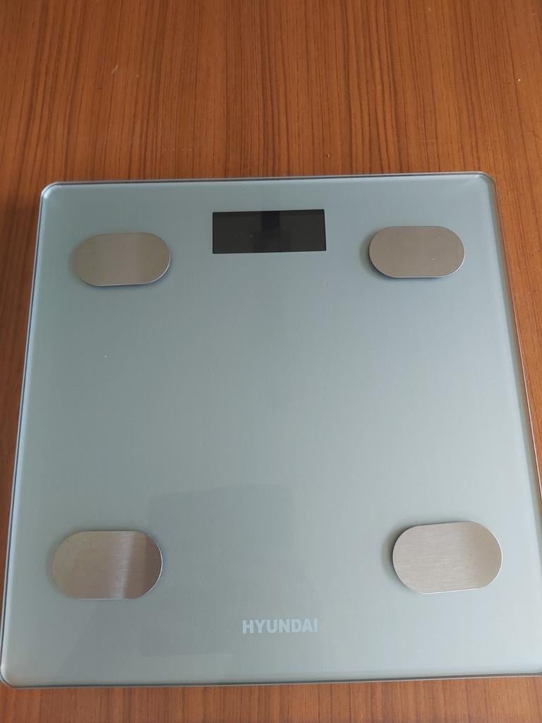 Hyundai digitale personen weegschaal, Ophalen, Zo goed als nieuw