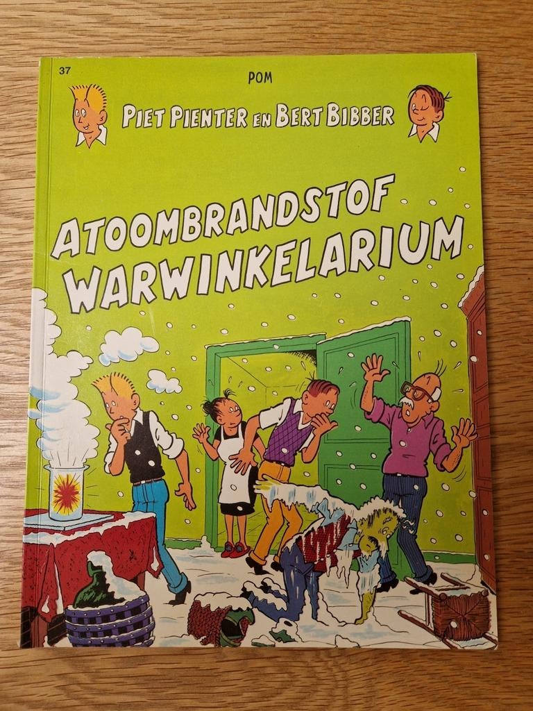 Atoombrandstof Warwinkelarium - Piet Pienter en Bert Bibber, Boeken, Ophalen of Verzenden, Gelezen