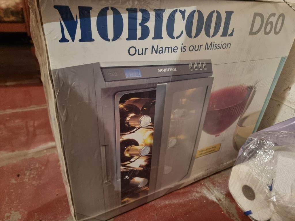 Wijnkoeler Mobicool D60 nieuw, Elektronische apparatuur, Koelkasten en IJskasten, Ophalen, Nieuw