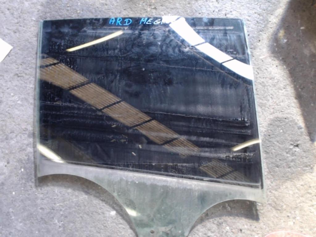 Vitre arrière droit Renault Megane II 2002-2005 LP/13090, Enlèvement ou Envoi, Utilisé, Renault