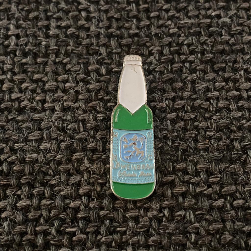 PIN - LÖWENBRÄU - BIER - BIERE - BEER, Collections, Envoi, Utilisé, Marque, Insigne ou Pin's