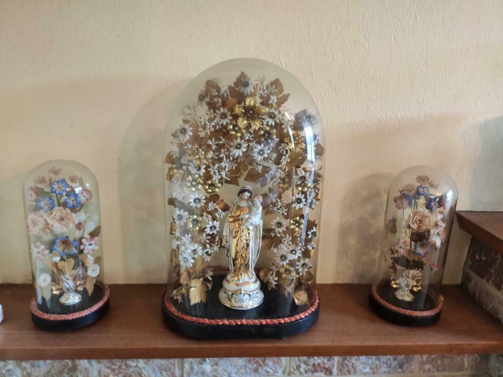 Ensemble Vierge + cornets sous globe, Antiquités & Art, Antiquités | Objets religieux, Enlèvement