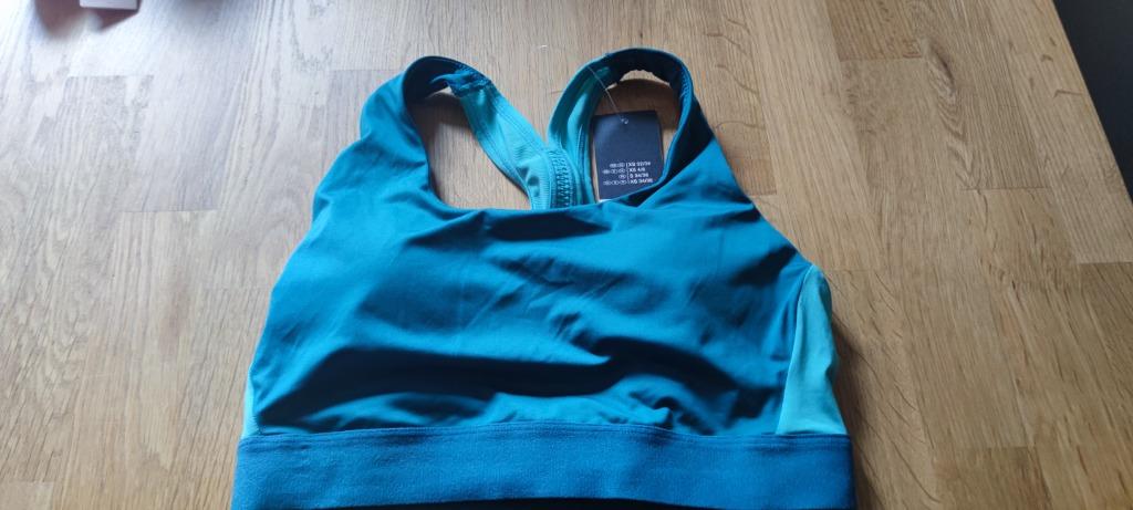 Groene sporttop sportbeha met vulling NIEUW XS 33/34, Nieuw, Ophalen of Verzenden, Zonder mouw, Maat 34 (XS) of kleiner