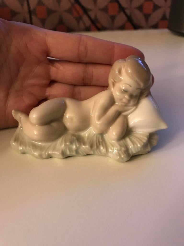 Lladro porseleinen beeldje. Slapend kindje, Ophalen of Verzenden, Zo goed als nieuw