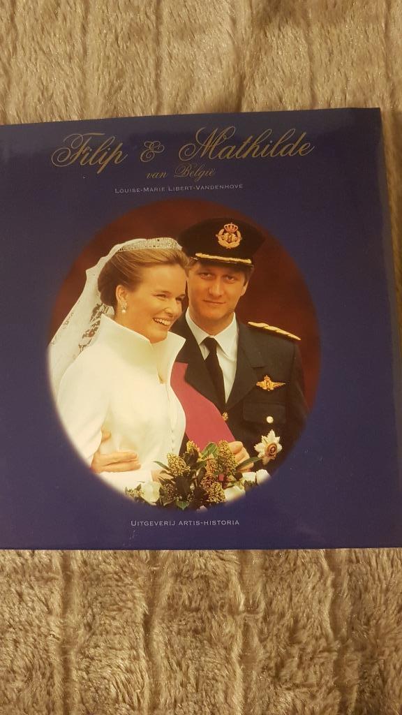 boek 	 Filip en Mathilde van België, Verzamelen, Ophalen of Verzenden, Zo goed als nieuw, Tijdschrift of Boek