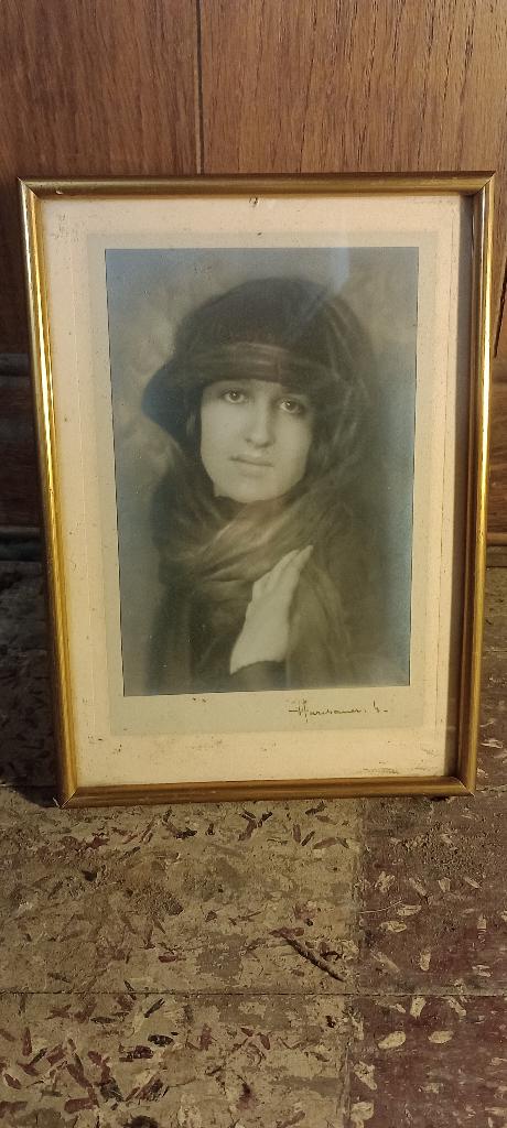 Portret van een oude vrouw, gesigneerd Haresauer 17x24, n40, Ophalen of Verzenden, Foto, Fotografie