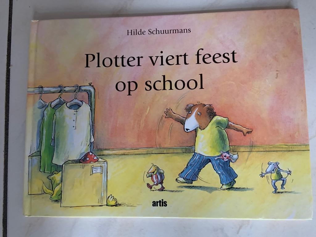 Plotter viert feest op school / boek, Enlèvement ou Envoi, Comme neuf, Hilde Schuurmans, Fiction général