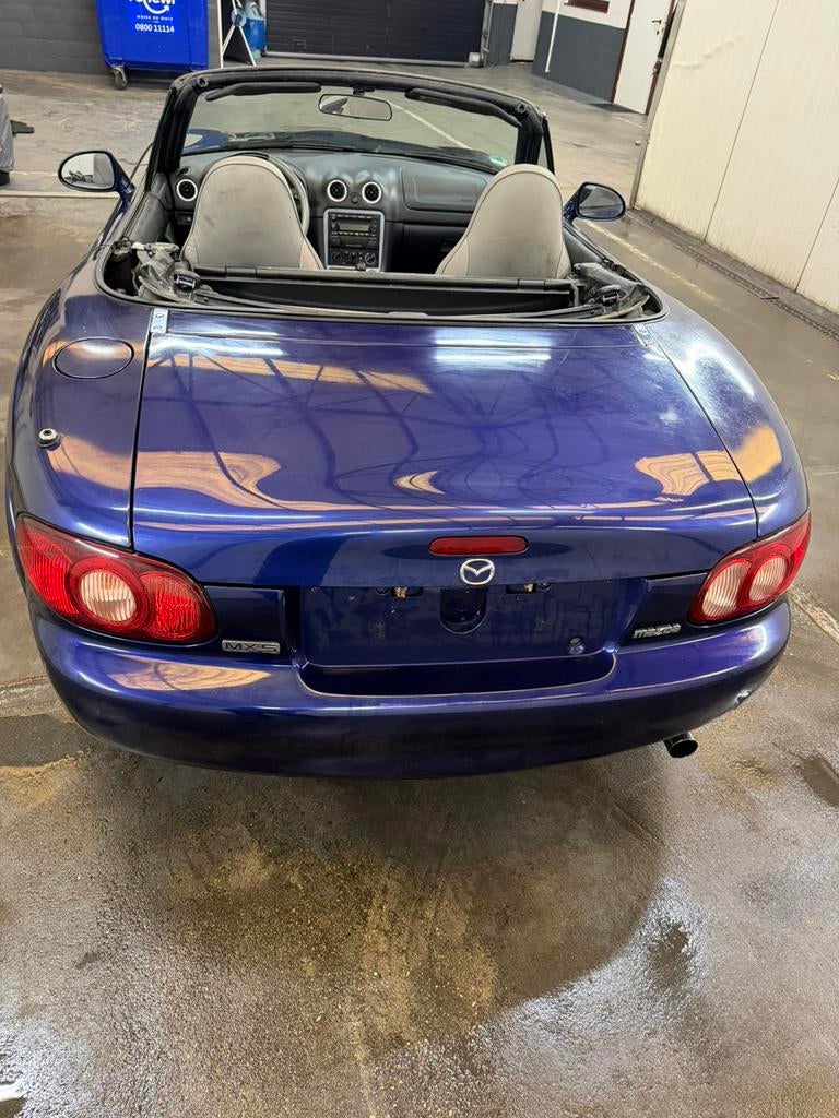 Mazda MX-5 1.6i 16V 2003 146000km, Auto's, Beige, Cabriolet, Blauw, Bedrijf