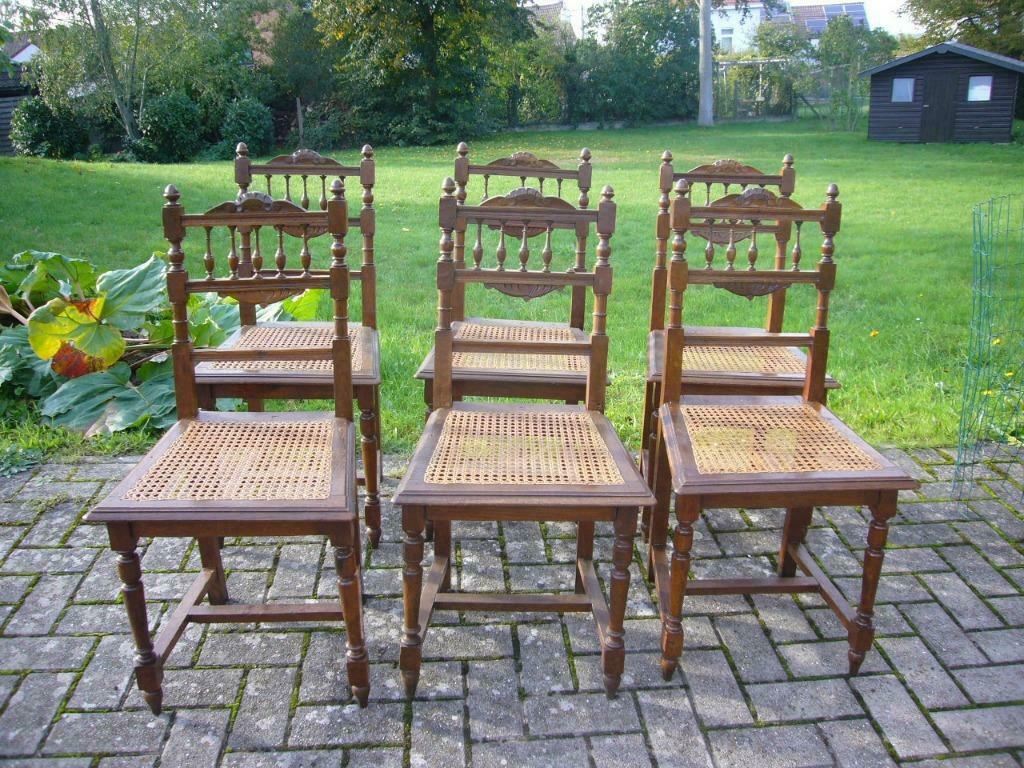 Suite de six chaises cannées en chêne, Enlèvement