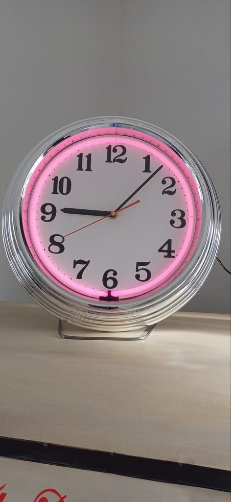 Horloge néon vintage 50€, Enlèvement, Comme neuf