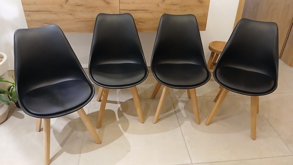 4 Chaises type scandinave, Enlèvement, Noir, Bois, Une