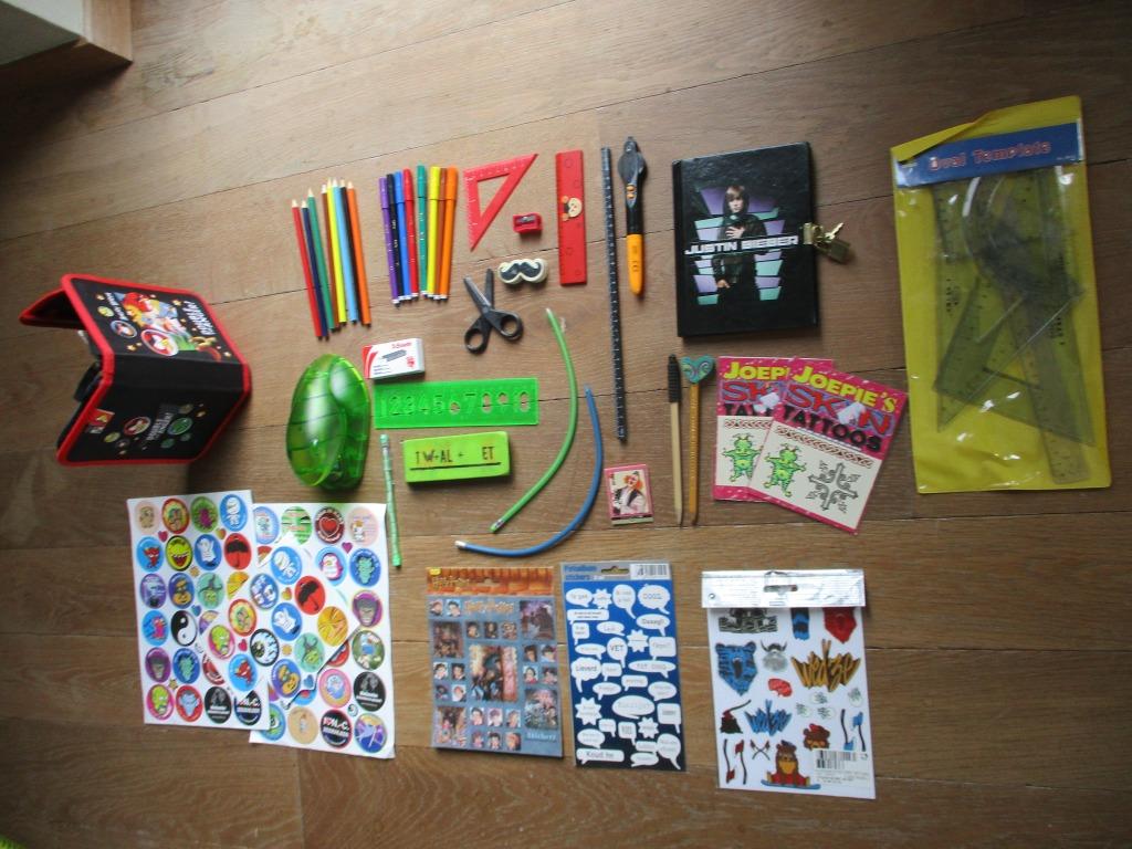 Pennenzak angry birds met allerlei schoolgerei, Enlèvement ou Envoi, Utilisé