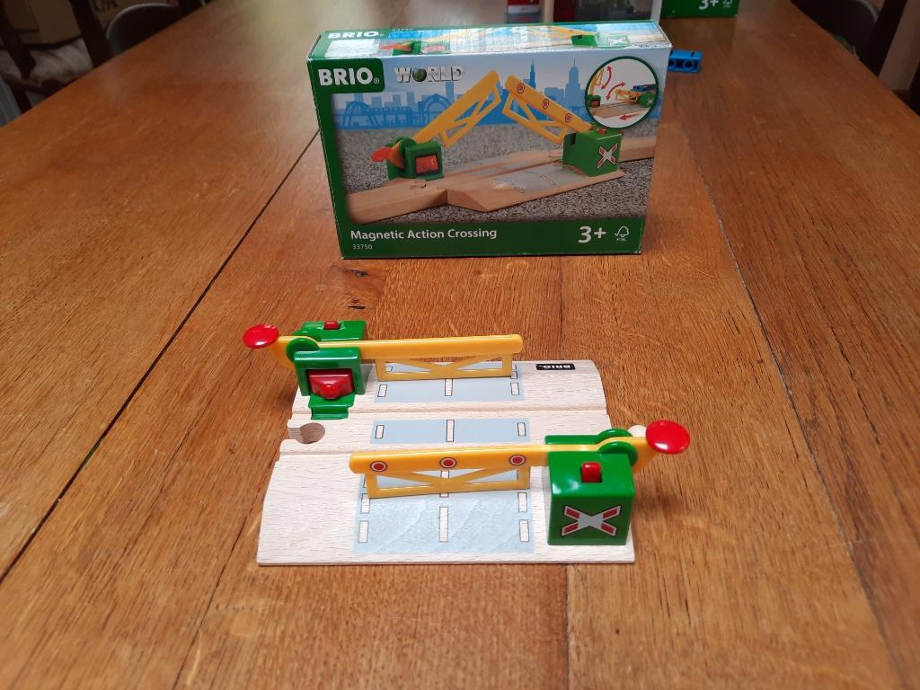 Passage à niveau pour circuit de train de marque Brio, Enlèvement, Comme neuf, Autres types, Autres marques