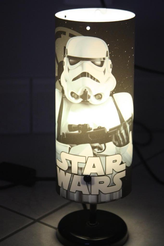 Star Wars Lamp , met knipschakelaar , als nieuw met lamp, Enlèvement ou Envoi, Comme neuf, Ustensile