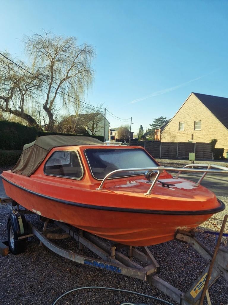 Bateau à cabine 4,5 m (prêt à peindre), Enlèvement, Utilisé, Moteur hors-bord, Polyester