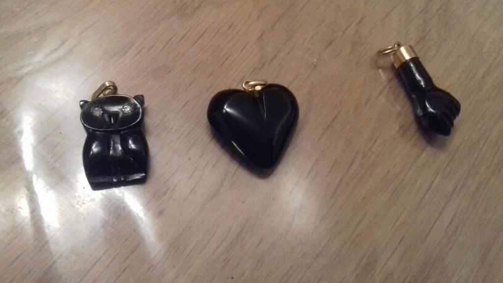 pendentif azabache artisanat Asturies, Enlèvement ou Envoi, Neuf, Noir, Pierre ou Minéral