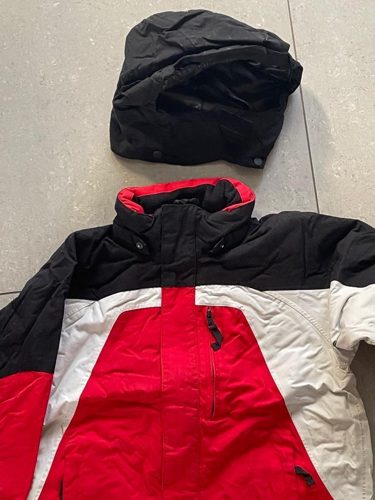Ski jas Mt 128 Zwart/rood/wit Winterjas, Ophalen, Jongen of Meisje, Zo goed als nieuw, Icepeak
