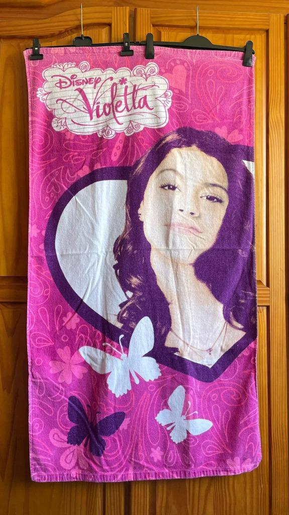 Essuie de plage Violetta en bon état - 130 x 70 cm, Maison & Meubles, Salle de bain | Linge de bain & Accessoires, Utilisé, Serviette