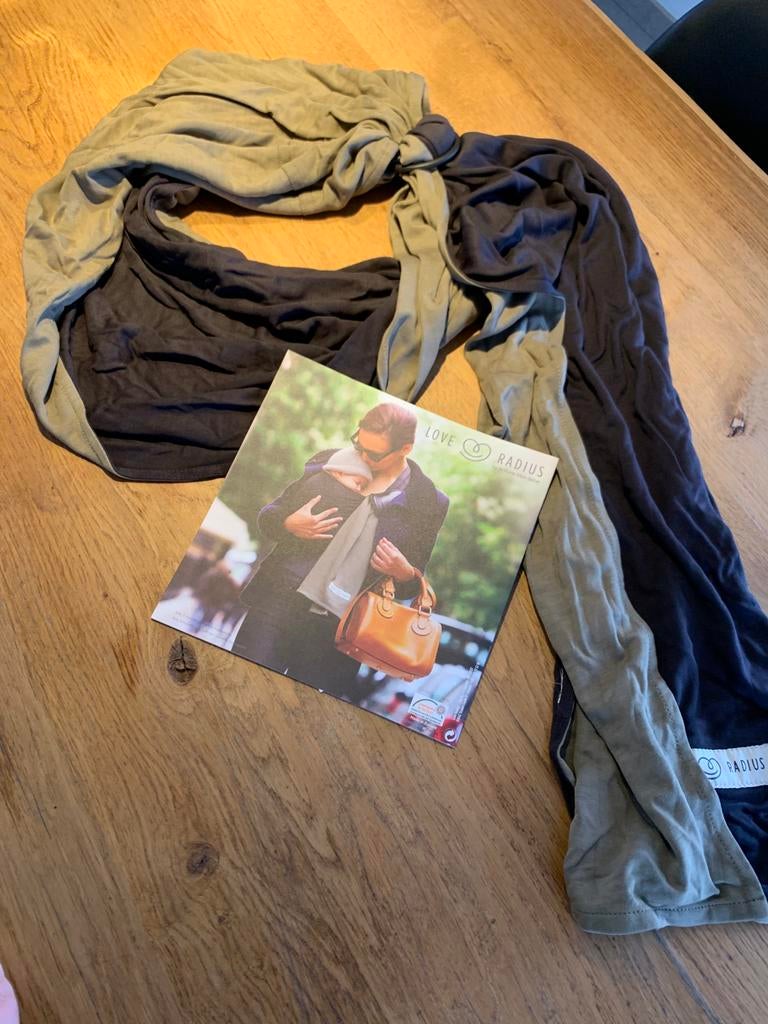 Draagdoek sling van Love Radius- antraciet/olijfgroen, Kinderen en Baby's, Ophalen, Zo goed als nieuw, Draagdoek