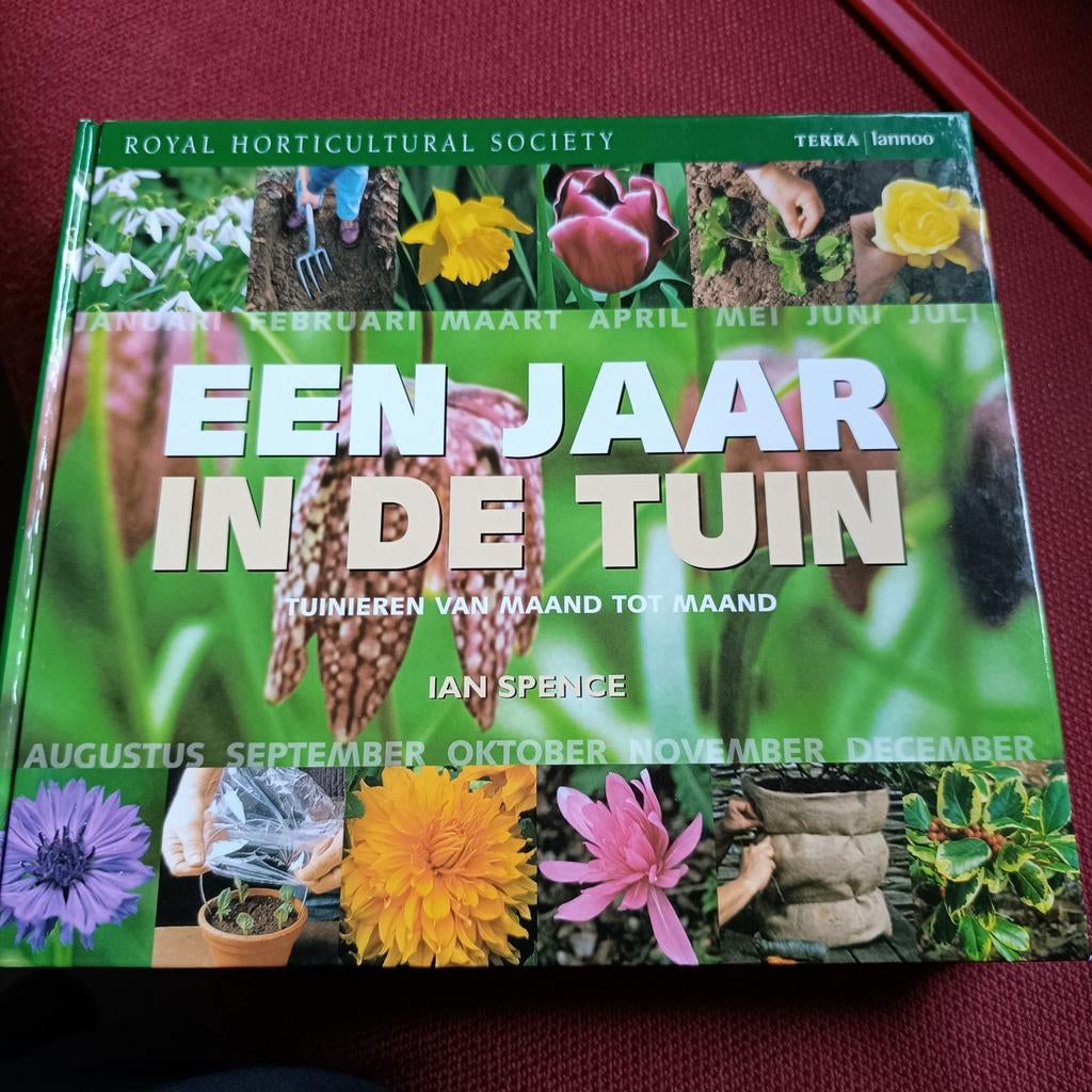 Een jaar in de tuin Ian Spence, Boeken, Ophalen of Verzenden, Zo goed als nieuw