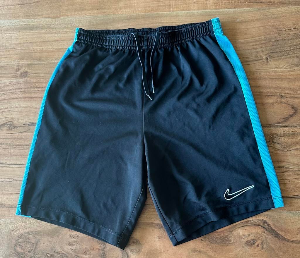 Sportshort Nike 12-14j Dry-Fit, Kinderen en Baby's, Kinderkleding | Maat 158, NIKE, Gebruikt, Jongen of Meisje, Ophalen