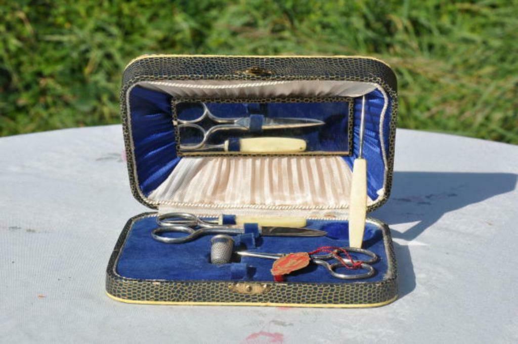 § ancienne trousse coffret de couture, Enlèvement ou Envoi