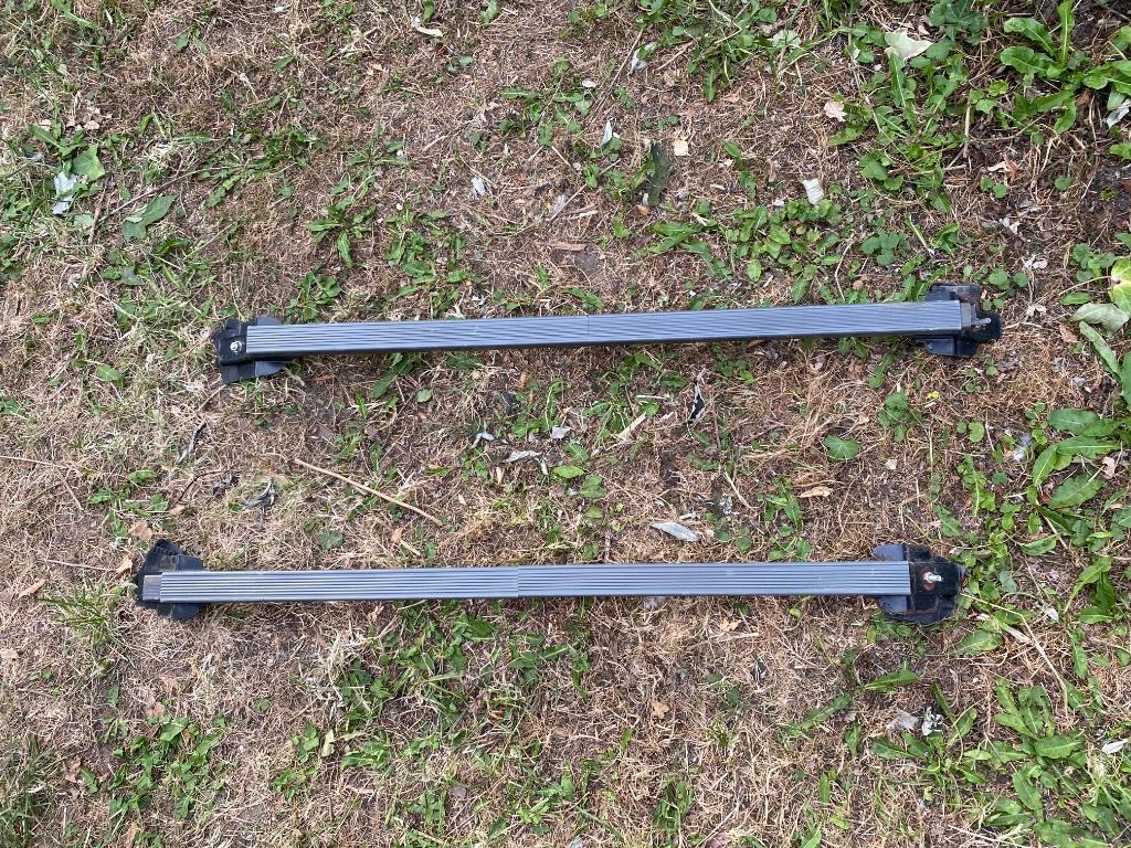 Madige Volvo V40 1997 Barres de toit 76-128cm max B état, Autos : Pièces & Accessoires, Barres latérales, Utilisé, Envoi
