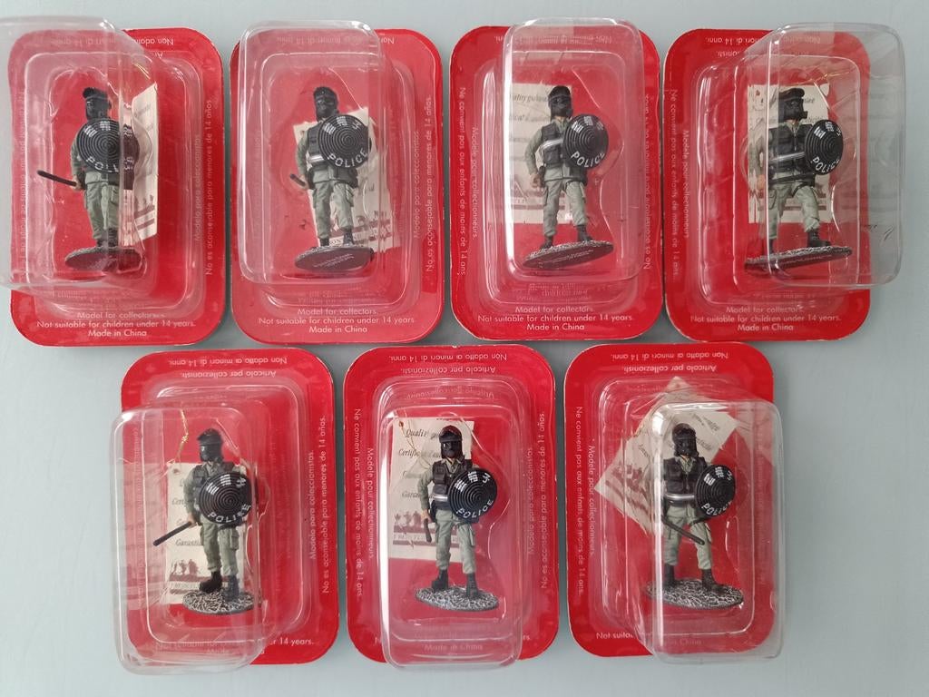 Deagostini politie Hongkong collection figuren., Hobby en Vrije tijd, Ophalen of Verzenden, Nieuw, Figuur of Figuren
