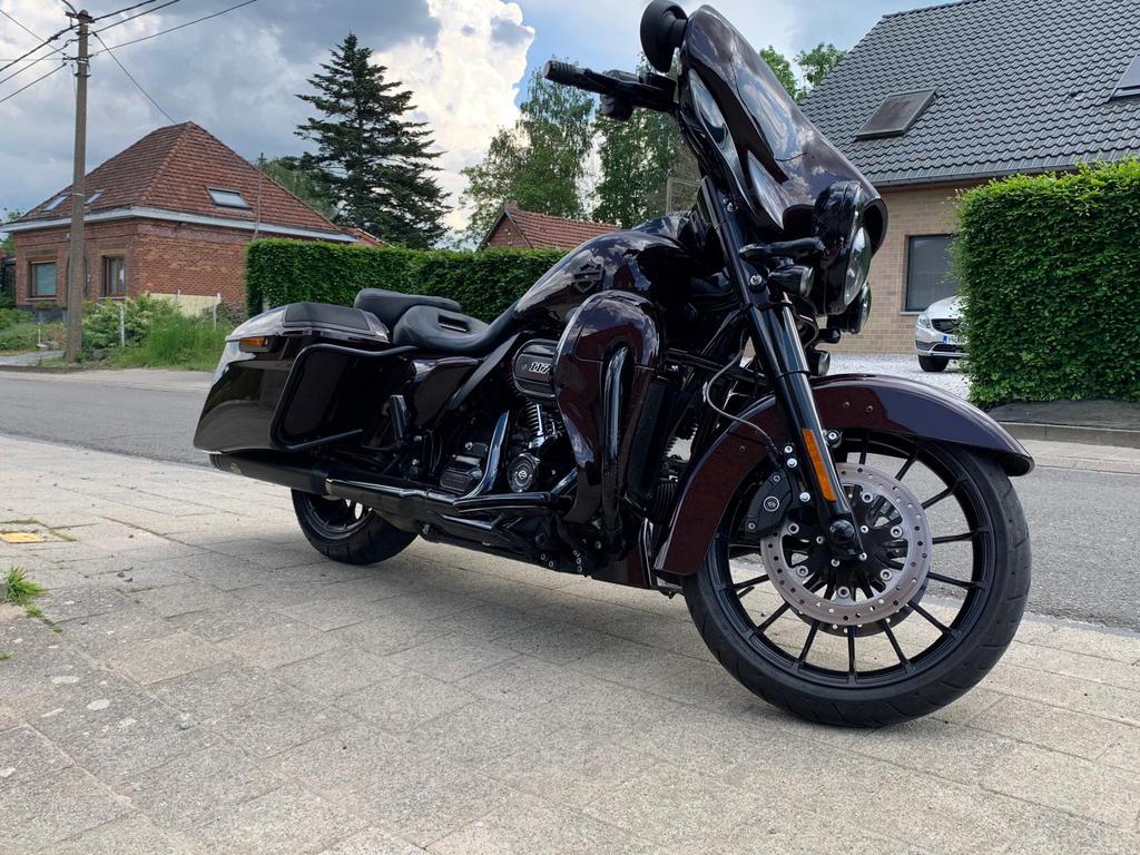 Harley davidson street glide CVO(117), Motos, Permis Moto A, Plus de 35 kW, Chopper, 2 cylindres
